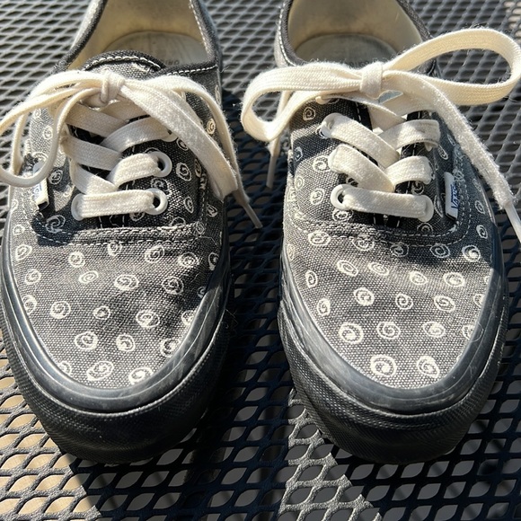 Vans Vault Authentics - Picture 2 of 4